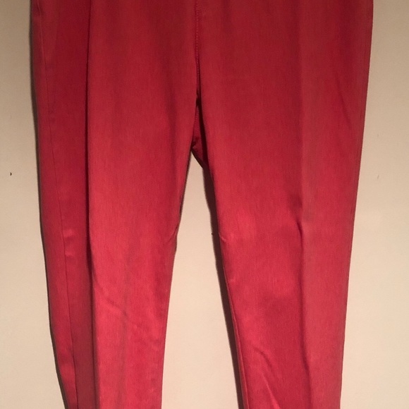 Beautiful coral 💕colored cropped lightweight capris Time and Tru 12-14. Pull on - Picture 4 of 5